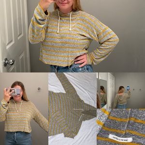 super soft & light grey sweatshirt! NEVER WORN